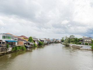 Fototapeta na wymiar Residence Along the Chantaburi River