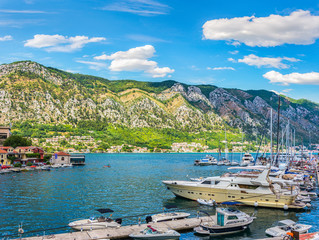 Fototapeta na wymiar Pier in Kotor