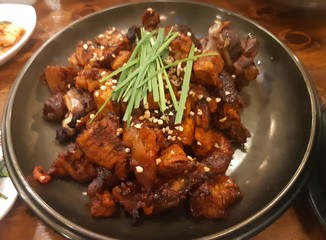 Korean-style roast hot pork (jokbal)