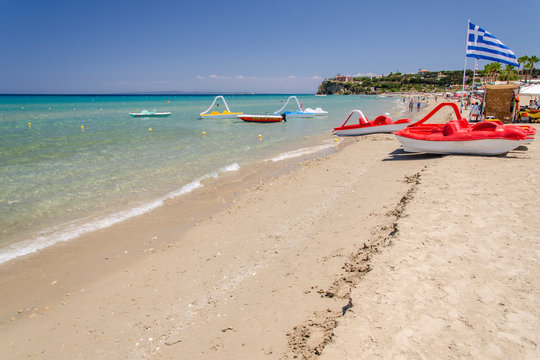 Picturesque golden sandy beach in Tsilivi situated on the east of Zakynthos island on Ionian Sea, Greece. - Powered by Adobe