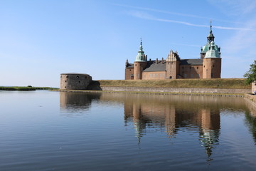 Dusk at Castle Kalmar in the city of Kalmar, Sweden © ClaraNila