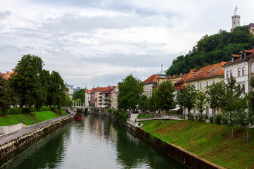 Fototapeta na wymiar view of the old town of Ljubljana