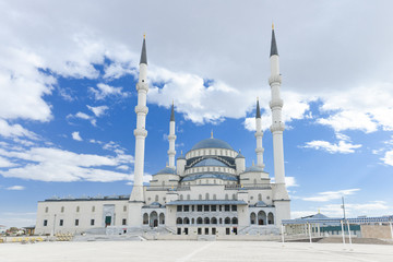 Fototapeta na wymiar Kocatepe Mosque in Ankara, Turkey