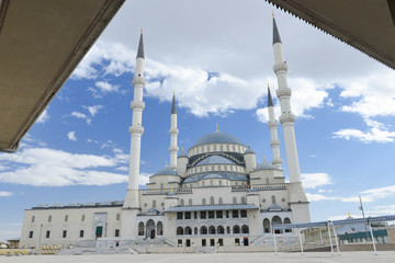 Fototapeta na wymiar Kocatepe Mosque in Ankara, Turkey