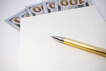 on the dollar is a light sheet in the center of which is a handle of Golden yellow color