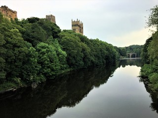 Fototapeta na wymiar Durham Cathedral across the river wear