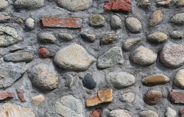 Muro di pietre e sassi - recinzione