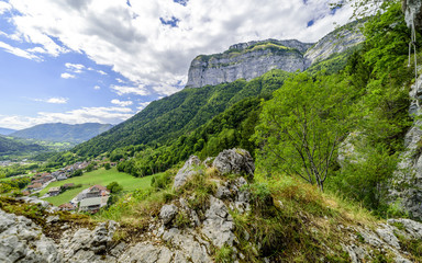 Vue sur le Parmelan depuis la Balme de Thuy