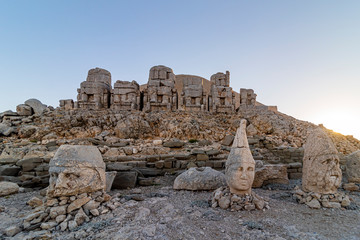 Fototapeta premium Statues on top of the Nemrut Mountain in Adiyaman, Turkey. To watch the sun set and rise.