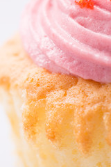 ストロベリークリームのカップケーキ