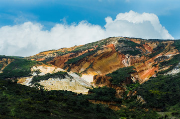 Desierto de Sabrinski en Cundinamarca, paisaje entre tierras aridas y con follaje