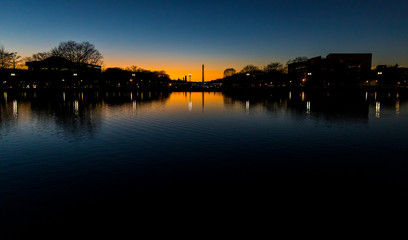 Fototapeta premium Washington Monument Reflects at Sunset