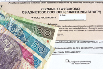 Formular Steuererklärung in Polen und Geld Polnische Zloty - obrazy, fototapety, plakaty