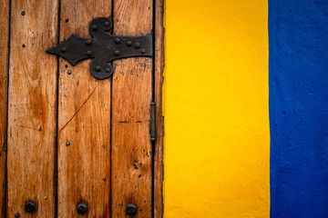 arquitectura por la ciudad de Bogotá, la zona de la Candelaria en Bogotá se destaca por sus casas coloniales 