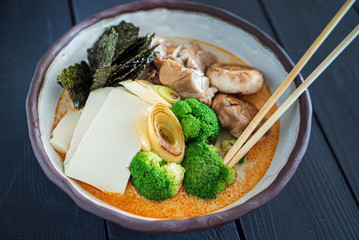 ramen with chicken and vegetables