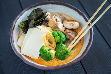ramen with chicken and vegetables