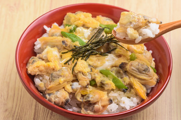 アサリの玉子とじ丼
