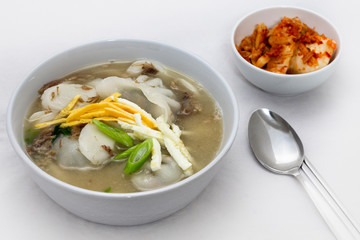 Korean food rice cake and Dumpling Soup, Sagol Tteok Mandu Guk