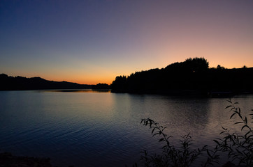 Fototapeta na wymiar sunset and lake