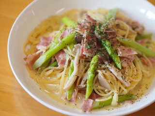 アスパラとベーコンのパスタ