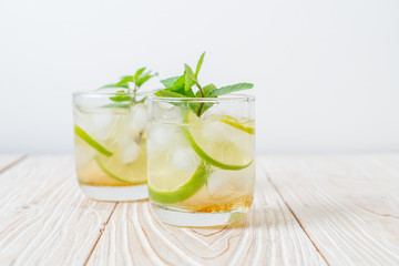 iced honey and lime soda with mint