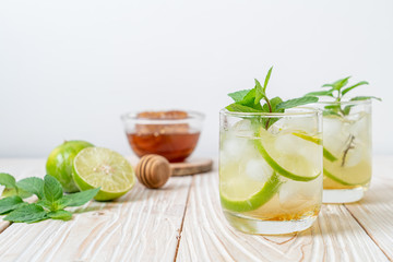 iced honey and lime soda with mint