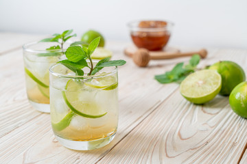 iced honey and lime soda with mint