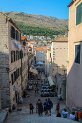Obraz premium A view down a street into the Square in Dubrovnik's old town from the town walls