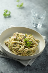 Pasta with tuna, lemon and capers