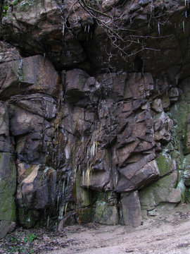 Fragment pociętej skały zimą, Chortyca, Zaporoże, Ukraina	