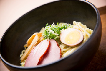 汁なしラーメン