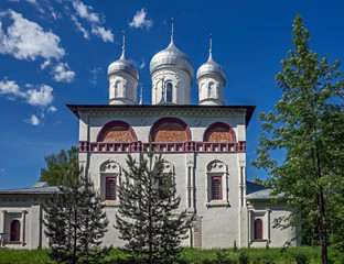 Fototapeta na wymiar St Trinity orthodox church. City of Staraya Russa, Russia. XVII century 