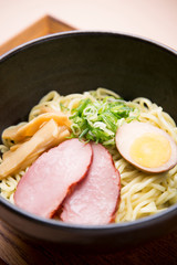 汁なしラーメン
