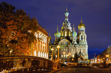 Fototapeta na wymiar Autumn city, Savior on Spilled Blood, St Petersburg, Russia