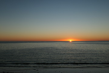 coucher de soleil et marée haute