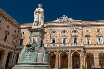Fototapeta na wymiar Recanati, la città marchigiana in provincia di Macerata, famosa per aver dato i natali al grande poeta italiano Giacomo Leopardi