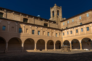 Fototapeta premium Recanati, la città marchigiana in provincia di Macerata, famosa per aver dato i natali al grande poeta italiano Giacomo Leopardi