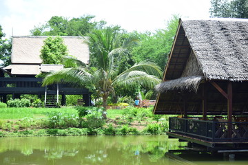Fototapeta na wymiar Old-fashioned Thai house made of wood.