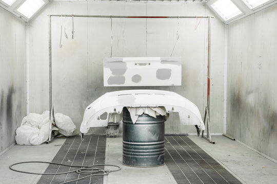 Garage workshop paint chamber room for mechanic spray painting airbrush pulverizer gun repairing fixing scratch scrapes on car automobile vehicles body parts services, special white room anti dust