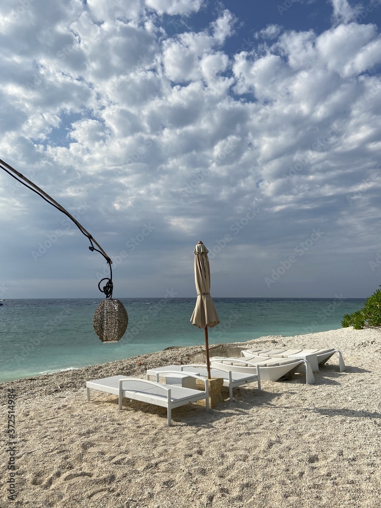 Canvas Prints Transats sur une plage à Gili Meno, Indonésie