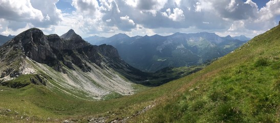Fototapeta na wymiar panorama of the alps