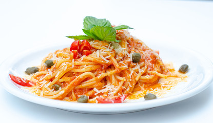 spaghetti with tomato sauce