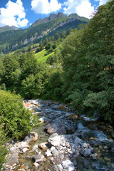 Kleiner Bergbach in Vals in der Schweiz 31.7.2020
