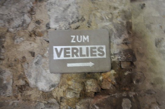 Zum Verlies