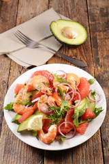 shrimp salad with grapefruit, avocado and basil