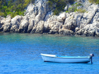 Obraz na płótnie Canvas Rybacka łódź na Adriatyku w Chorwacji.