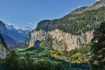 Fototapeta na wymiar A view of the Lauterbrunnen valley from the Lauterbrunnen Wengen trail, Switzerland.