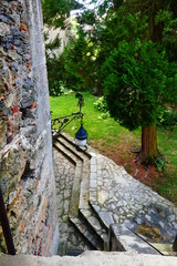 alte Mauern der Wehrkirche Pottschach