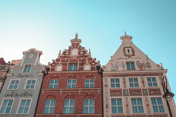Paisaje urbano. Vista de edificios coloridos de las calles de Polonia.