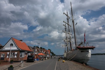 Tiessenkai, Kiel Canal